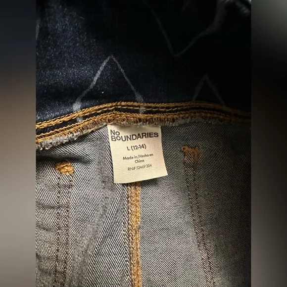 No Boundaries Heart Pattern Jeans - Picture 3 of 3